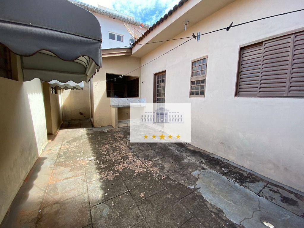 Casa à venda com 4 quartos, 250m² - Foto 9