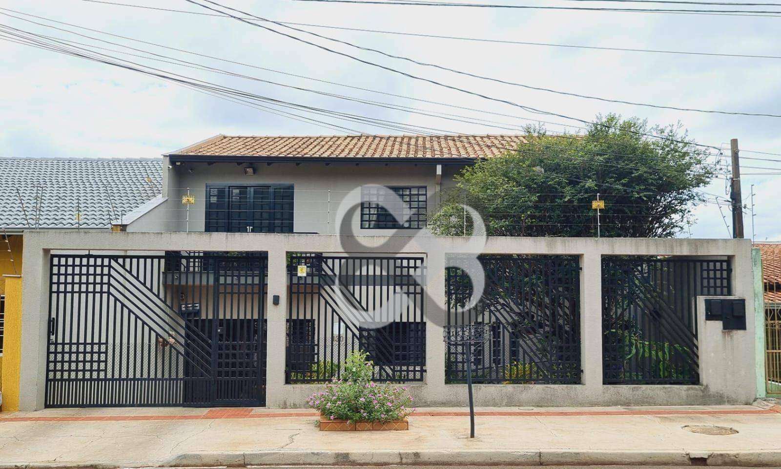 Casa à venda com 4 quartos, 180m² - Foto 1