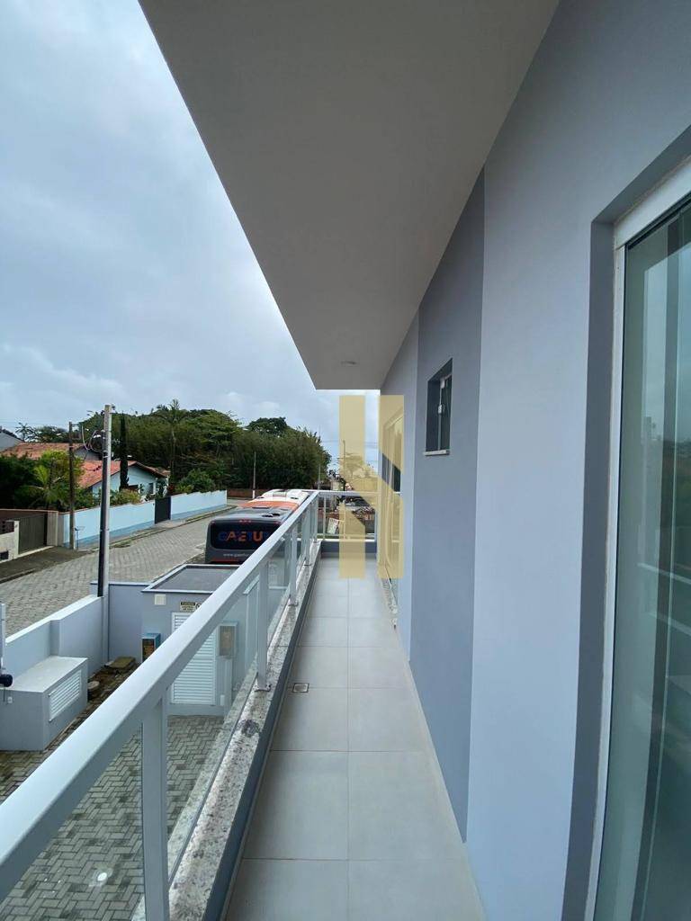 Apartamento à venda com 2 quartos, 75m² - Foto 2