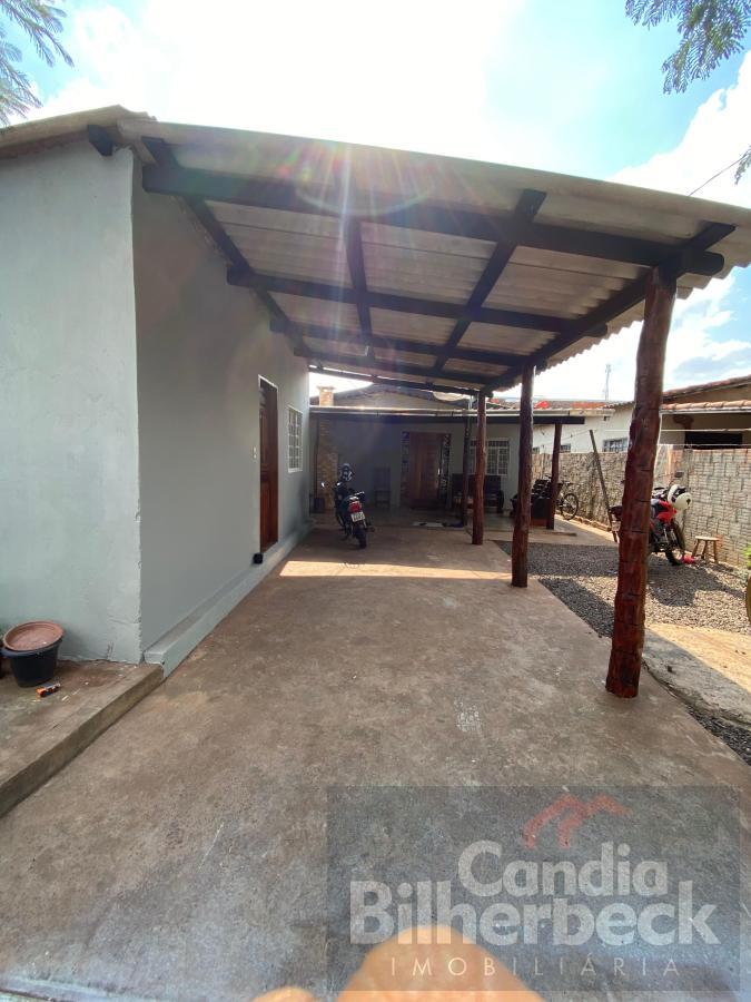 Casa à venda com 4 quartos, 200m² - Foto 2