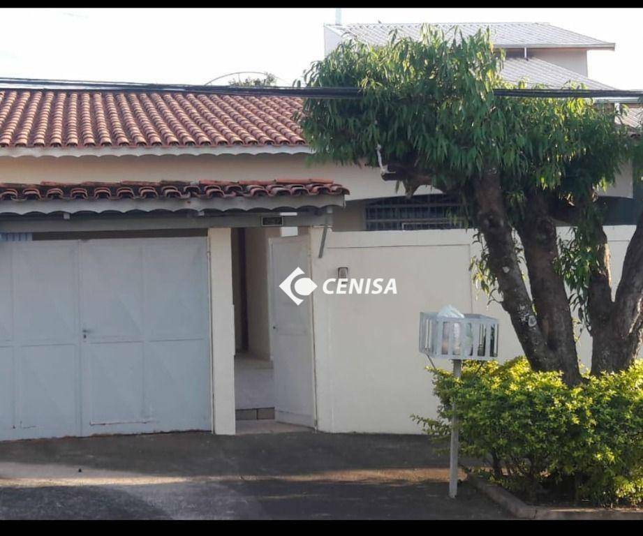 Casa à venda com 2 quartos, 250m² - Foto 1