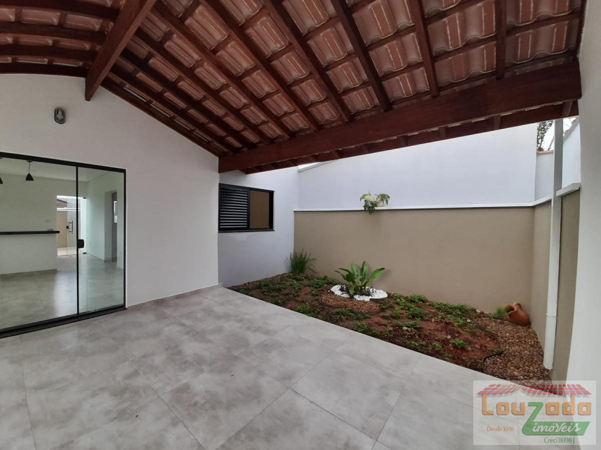 Casa à venda com 2 quartos, 145m² - Foto 4