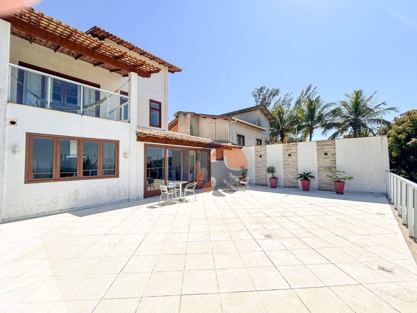 Casa para alugar com 5 quartos, 258m² - Foto 2
