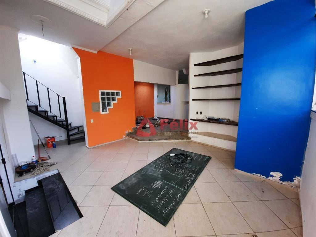 Casa à venda com 3 quartos, 300m² - Foto 14