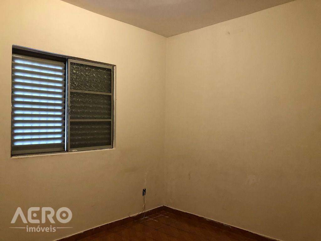 Casa para alugar com 3 quartos, 90m² - Foto 14