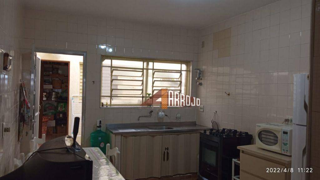 Sobrado à venda com 2 quartos, 140m² - Foto 1