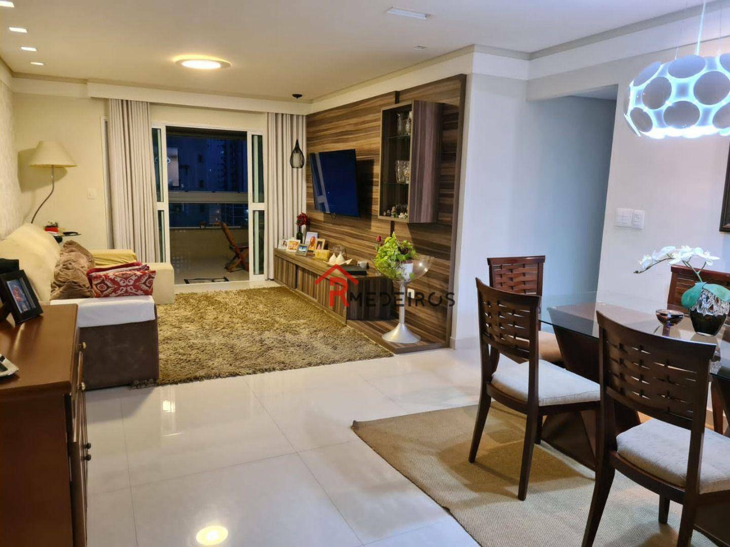 Apartamento à venda com 3 quartos, 145m² - Foto 1