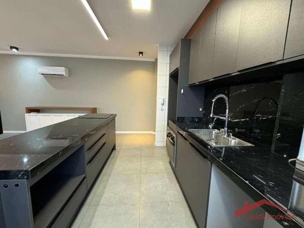 Apartamento à venda com 2 quartos, 79m² - Foto 4