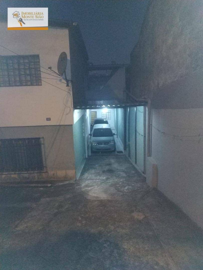 Sobrado à venda com 5 quartos, 200m² - Foto 1