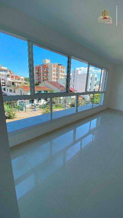 Apartamento à venda com 2 quartos, 72m² - Foto 2