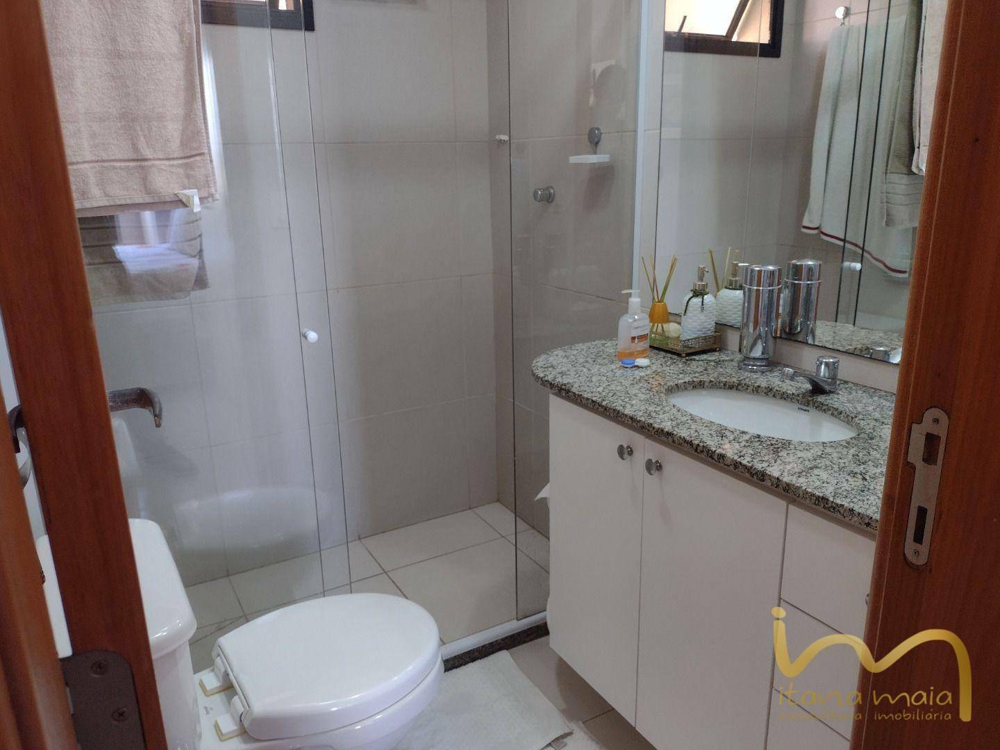 Apartamento à venda com 2 quartos, 80m² - Foto 17