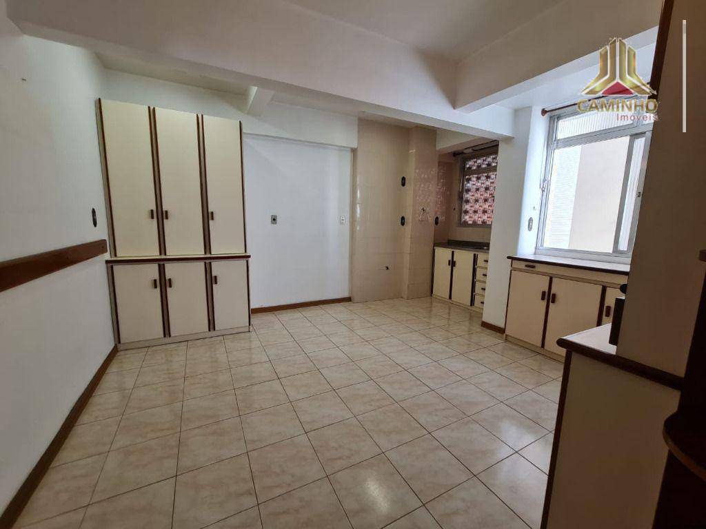 Apartamento à venda com 3 quartos, 121m² - Foto 9