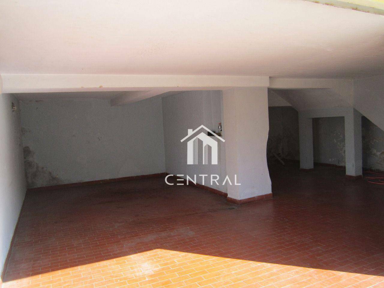 Casa para alugar com 6 quartos, 320m² - Foto 4
