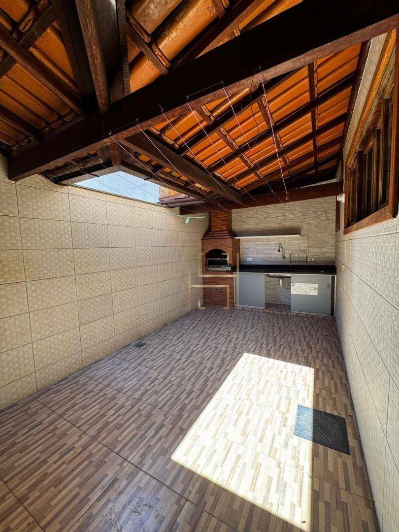 Casa à venda com 3 quartos, 140m² - Foto 2