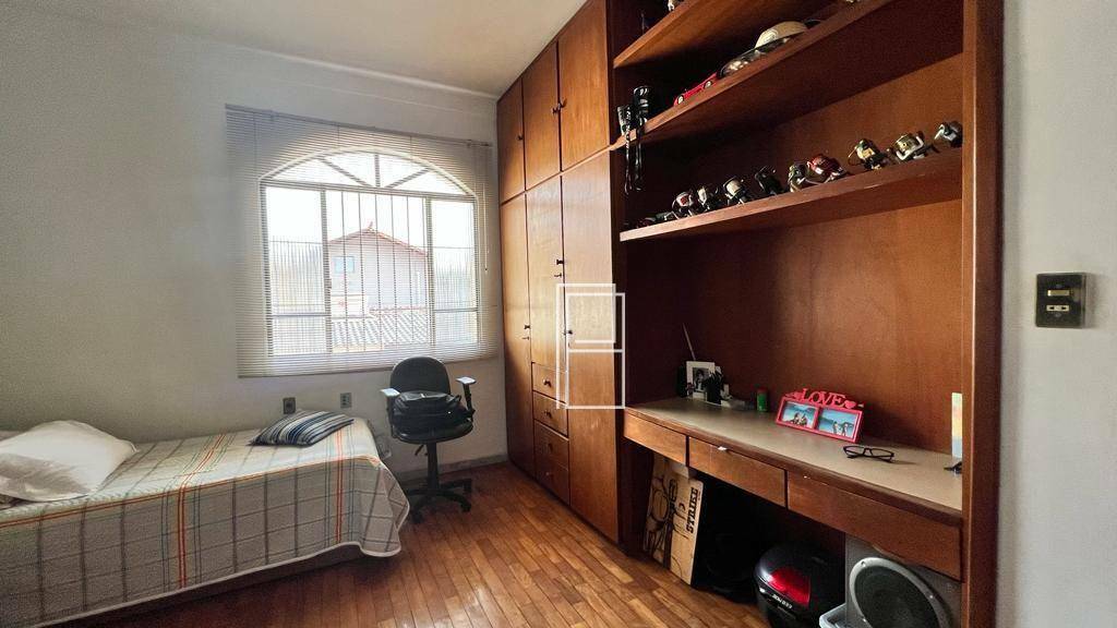 Casa à venda com 4 quartos, 360m² - Foto 27