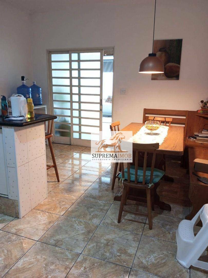 Casa à venda com 3 quartos, 159m² - Foto 2