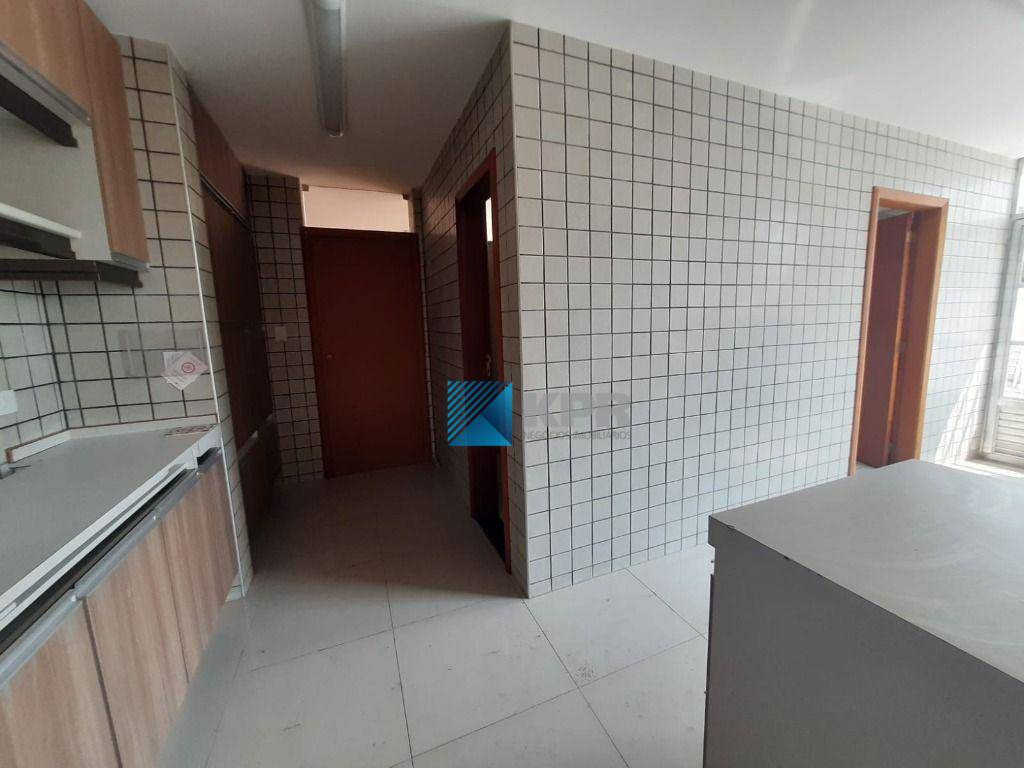 Casa de Condomínio à venda com 3 quartos, 360m² - Foto 29