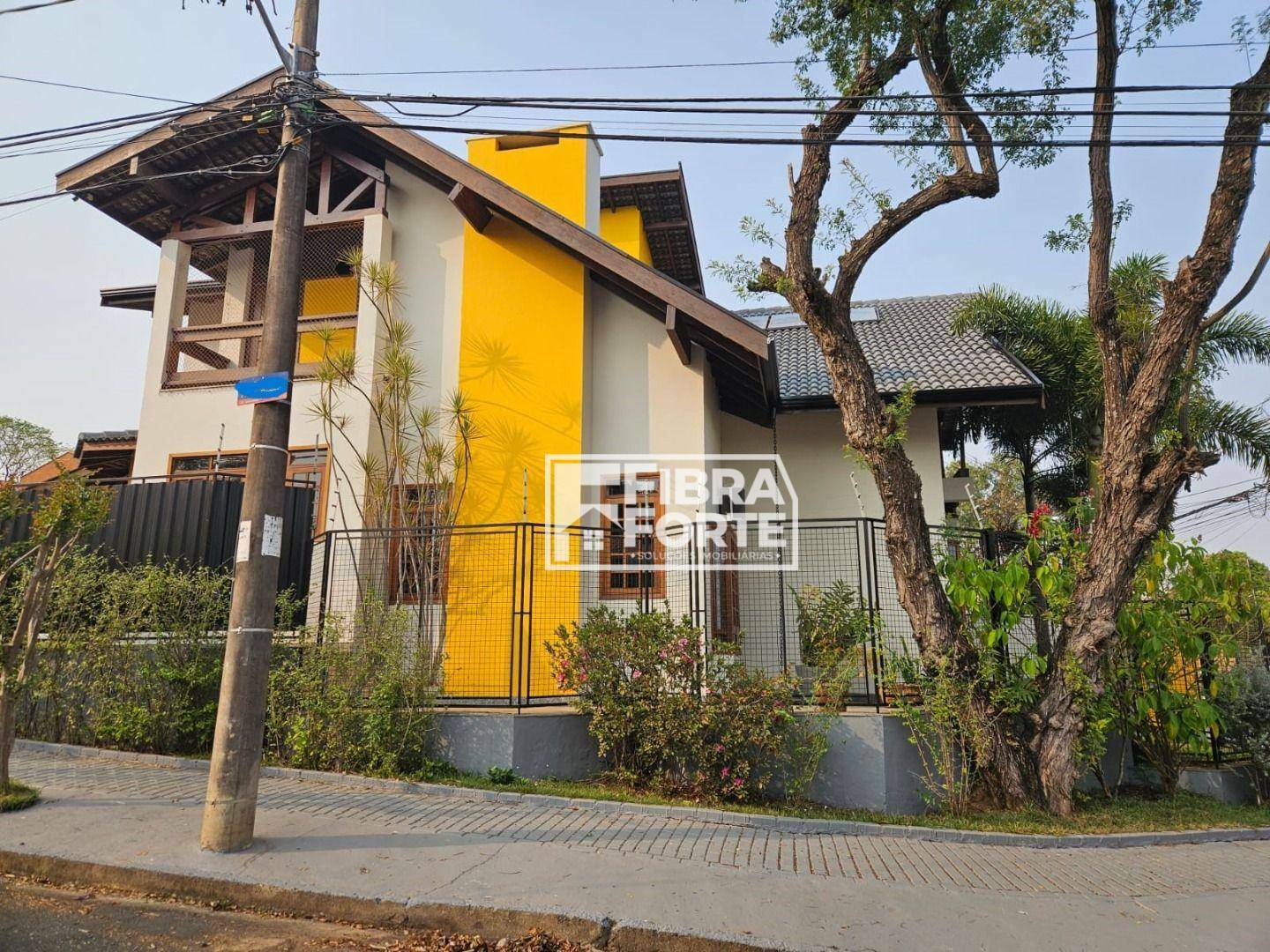 Casa à venda com 3 quartos, 333m² - Foto 2