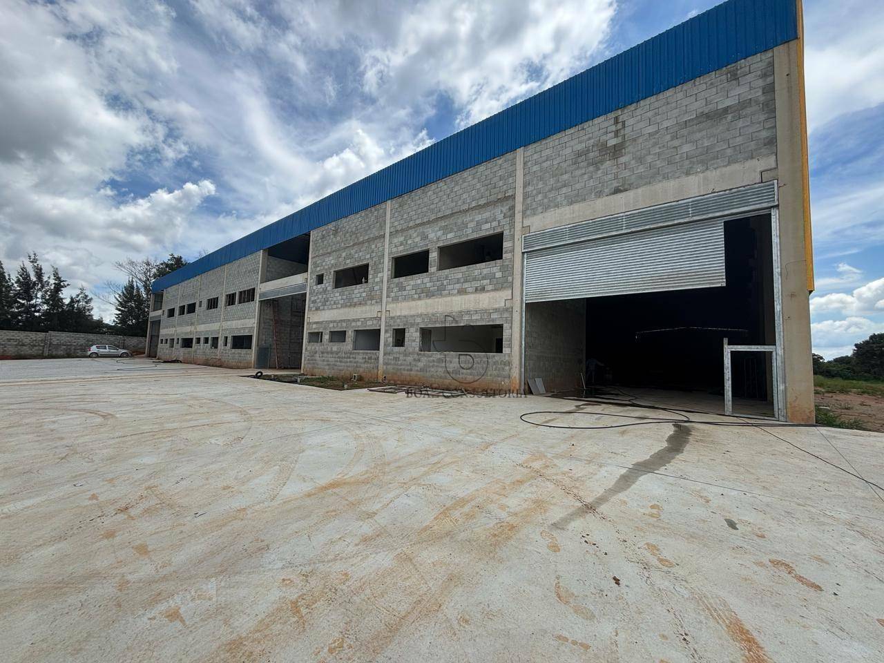 Depósito-Galpão-Armazém à venda e aluguel, 1260m² - Foto 1