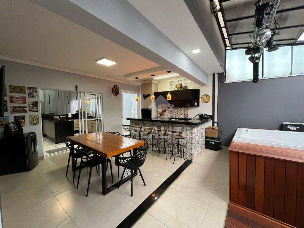 Casa à venda com 3 quartos, 210m² - Foto 23
