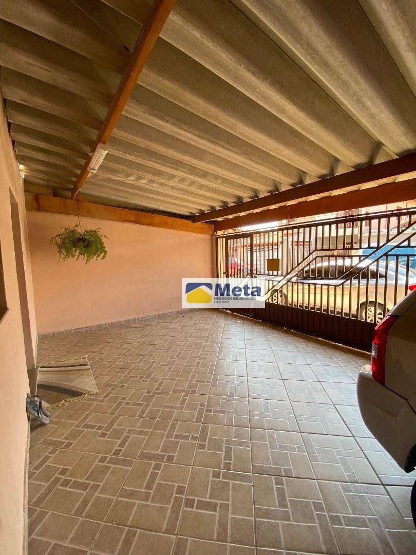 Casa à venda com 2 quartos, 160m² - Foto 2