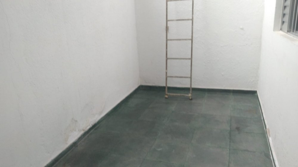 Casa para alugar com 2 quartos, 70m² - Foto 5