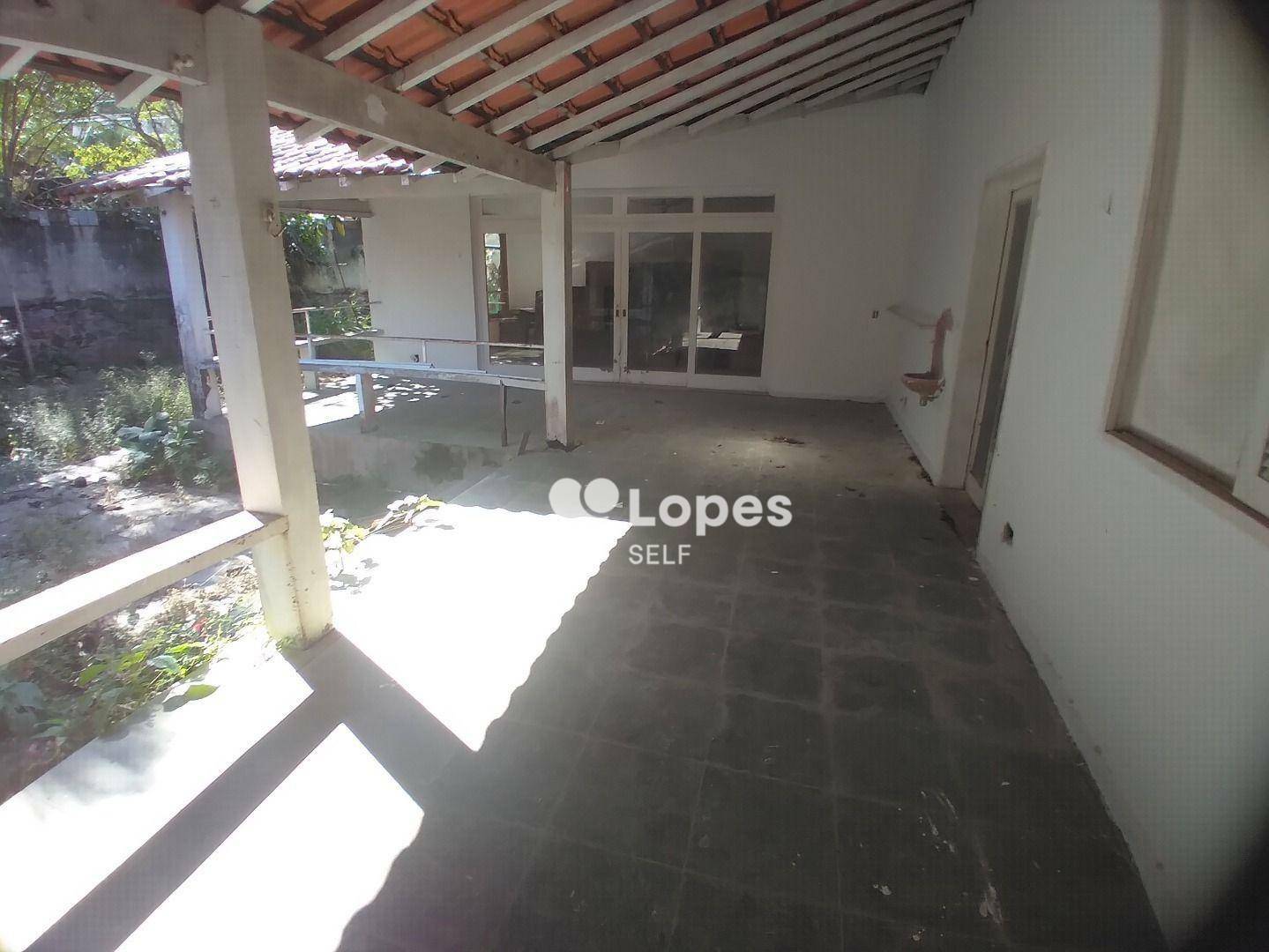 Casa à venda com 3 quartos, 270m² - Foto 5