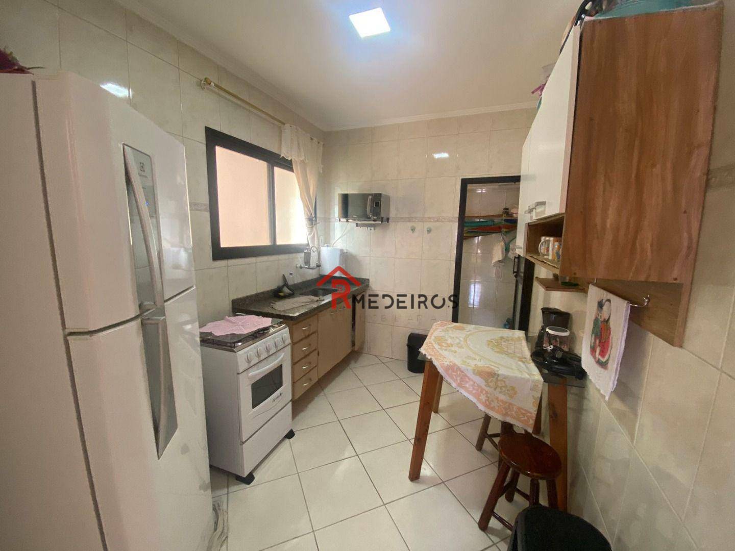 Apartamento à venda com 1 quarto, 62m² - Foto 9