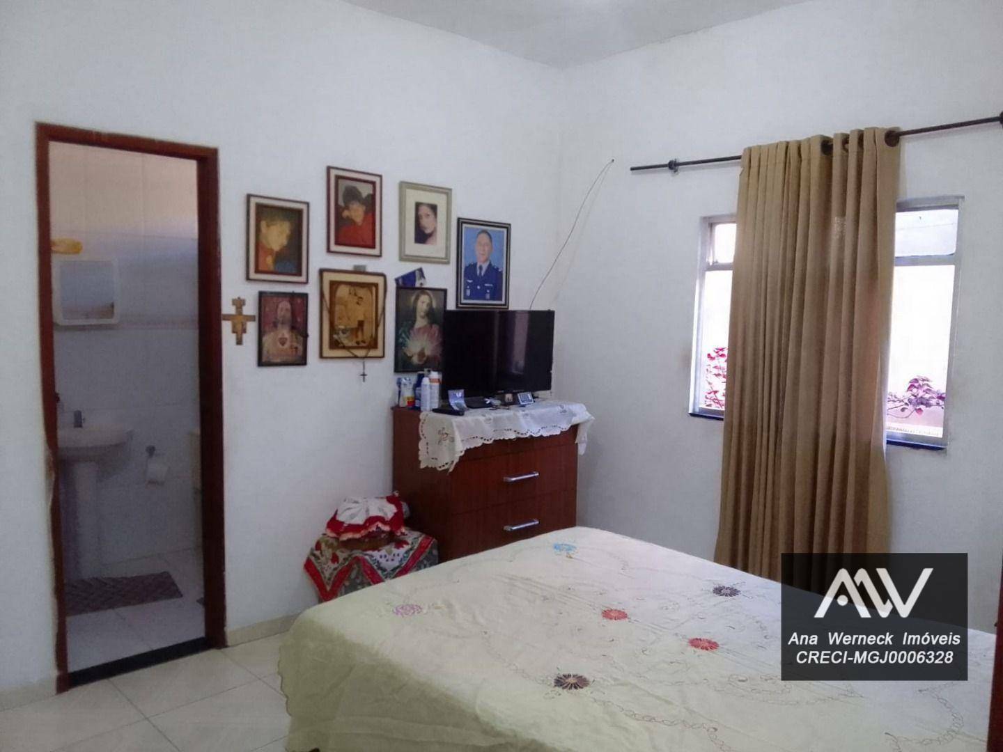 Casa à venda com 6 quartos, 200m² - Foto 13