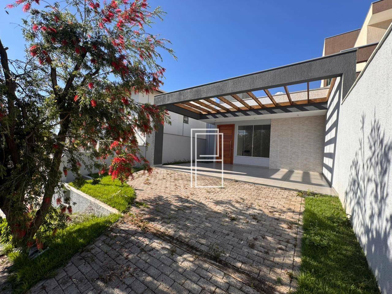 Casa à venda com 3 quartos, 140m² - Foto 1