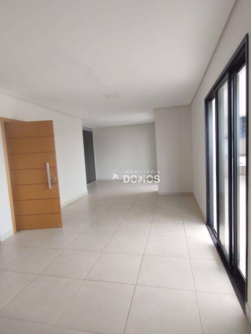 Apartamento à venda com 4 quartos, 220m² - Foto 4