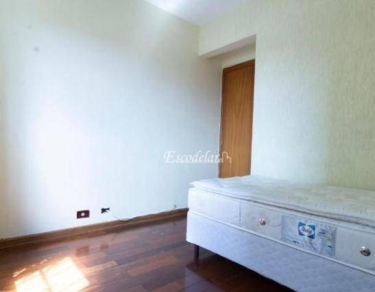 Apartamento à venda com 3 quartos, 107m² - Foto 8