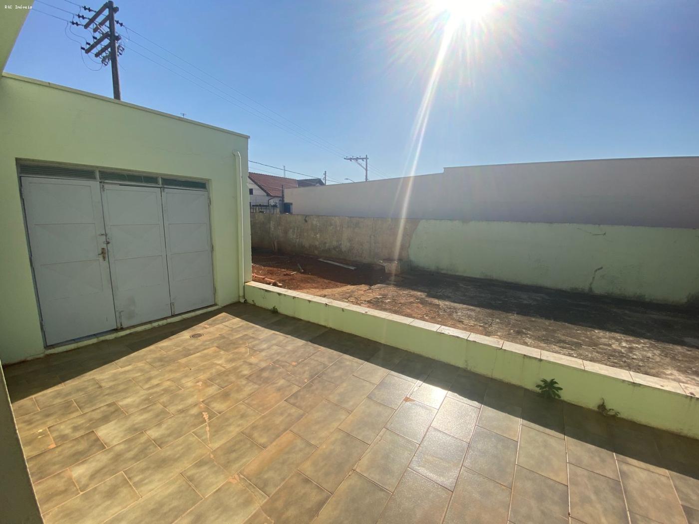 Casa à venda com 2 quartos, 101m² - Foto 3