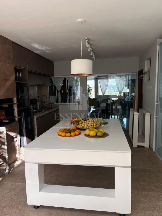 Casa à venda com 3 quartos, 220m² - Foto 5