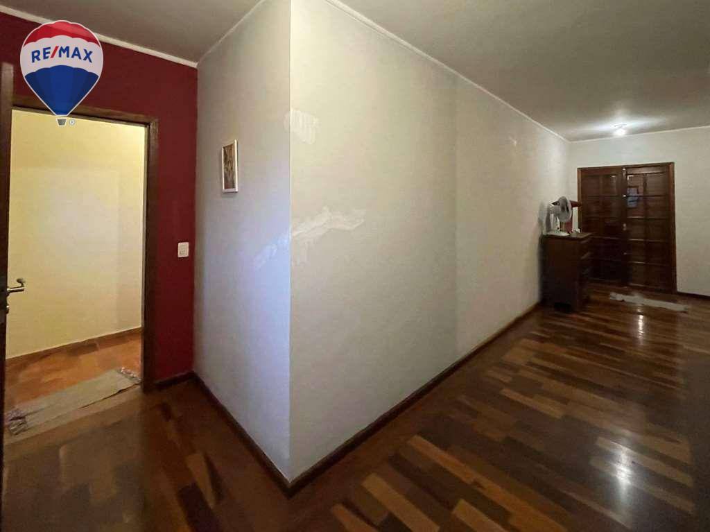 Casa para alugar com 5 quartos, 471m² - Foto 31