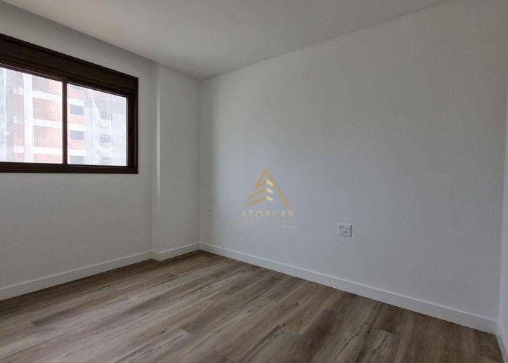 Apartamento à venda com 4 quartos, 138m² - Foto 4