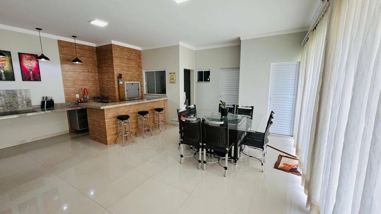 Casa à venda com 2 quartos, 200m² - Foto 12