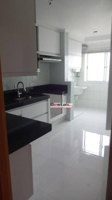 Apartamento à venda com 2 quartos, 64m² - Foto 12