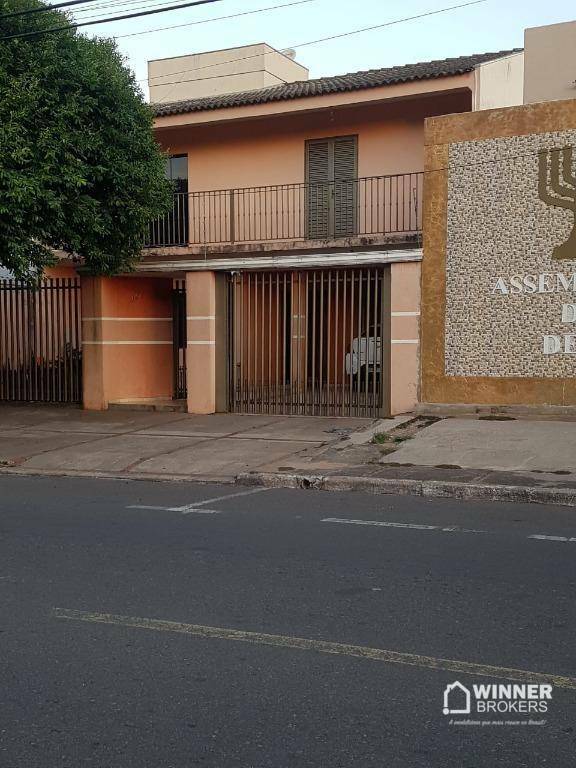 Casa à venda com 3 quartos, 230m² - Foto 1