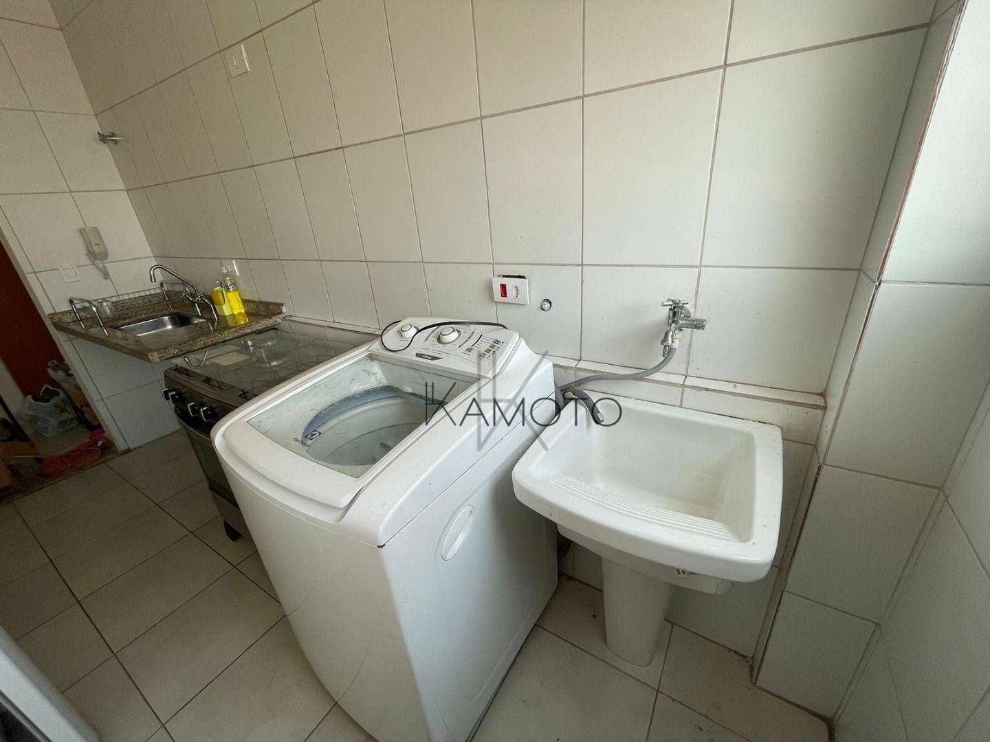 Apartamento à venda com 3 quartos, 86m² - Foto 2