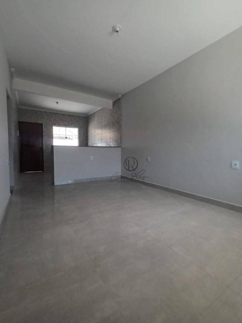 Casa à venda com 2 quartos, 66m² - Foto 3