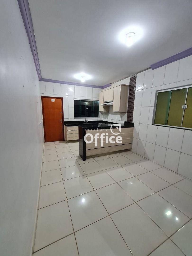 Casa à venda com 3 quartos, 132m² - Foto 1