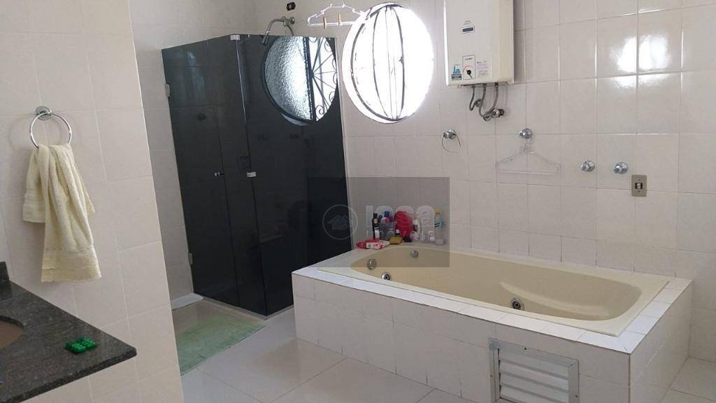 Sobrado à venda e aluguel com 3 quartos, 160m² - Foto 17