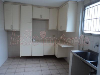 Apartamento para alugar com 3 quartos, 200m² - Foto 11