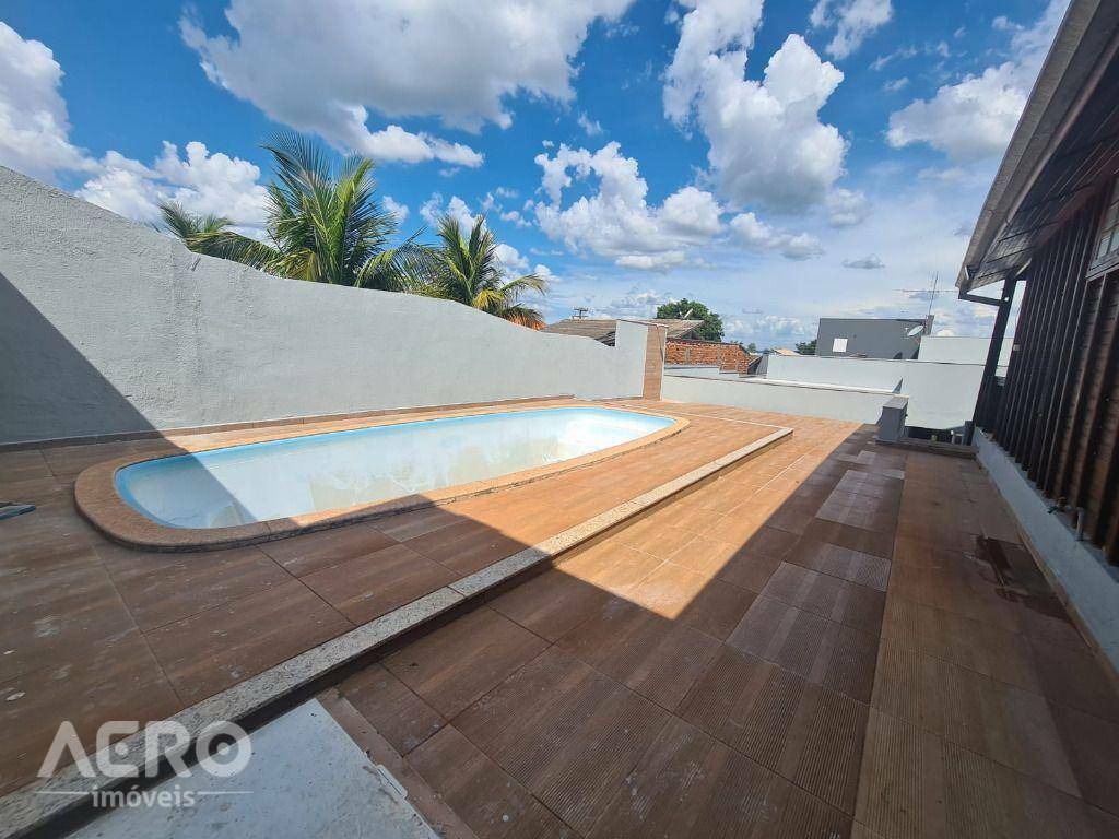 Casa, 3 quartos, 247 m² - Foto 3