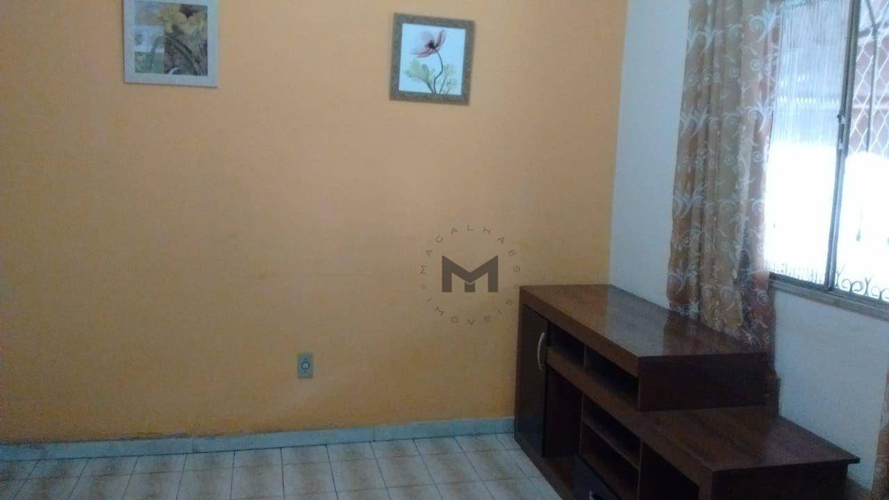 Casa à venda com 5 quartos, 220m² - Foto 3