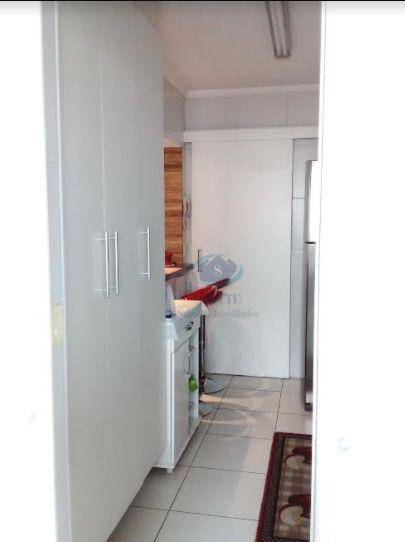 Apartamento à venda com 2 quartos, 67m² - Foto 13