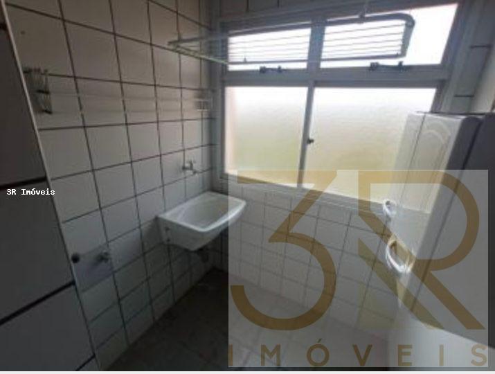 Apartamento à venda com 2 quartos, 45m² - Foto 14