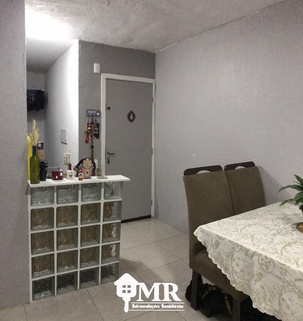 Apartamento à venda com 2 quartos, 42m² - Foto 2