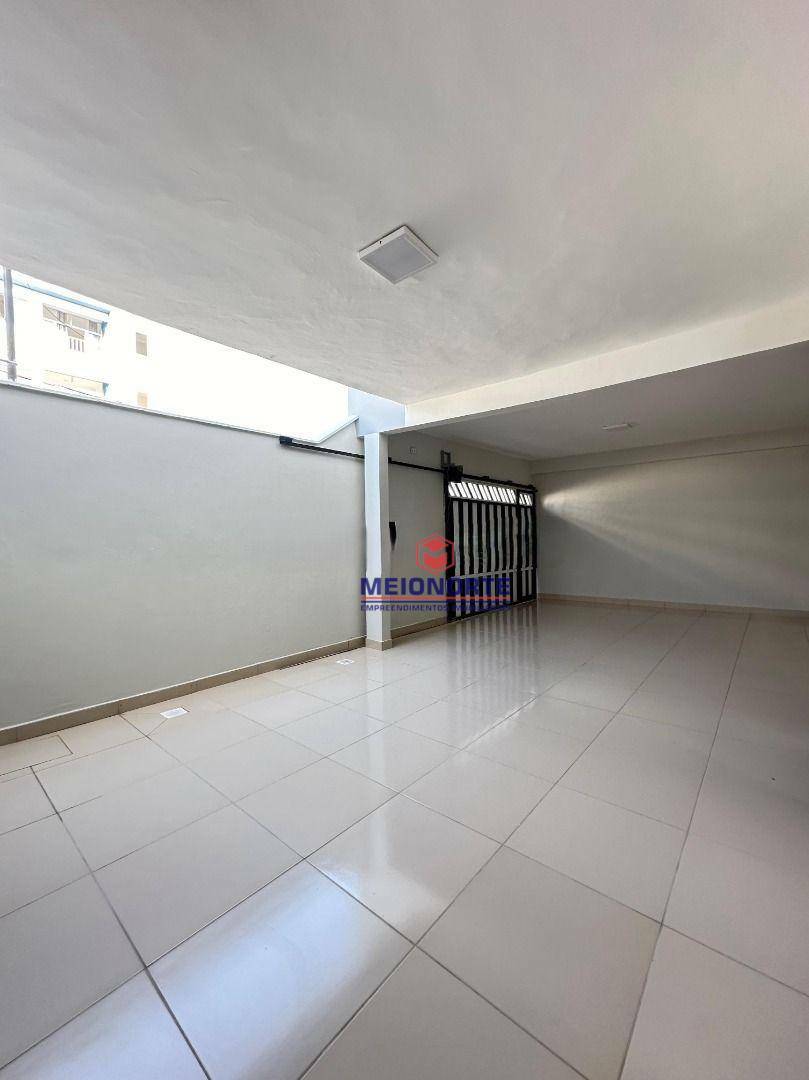 Casa de Condomínio à venda com 4 quartos, 180m² - Foto 3